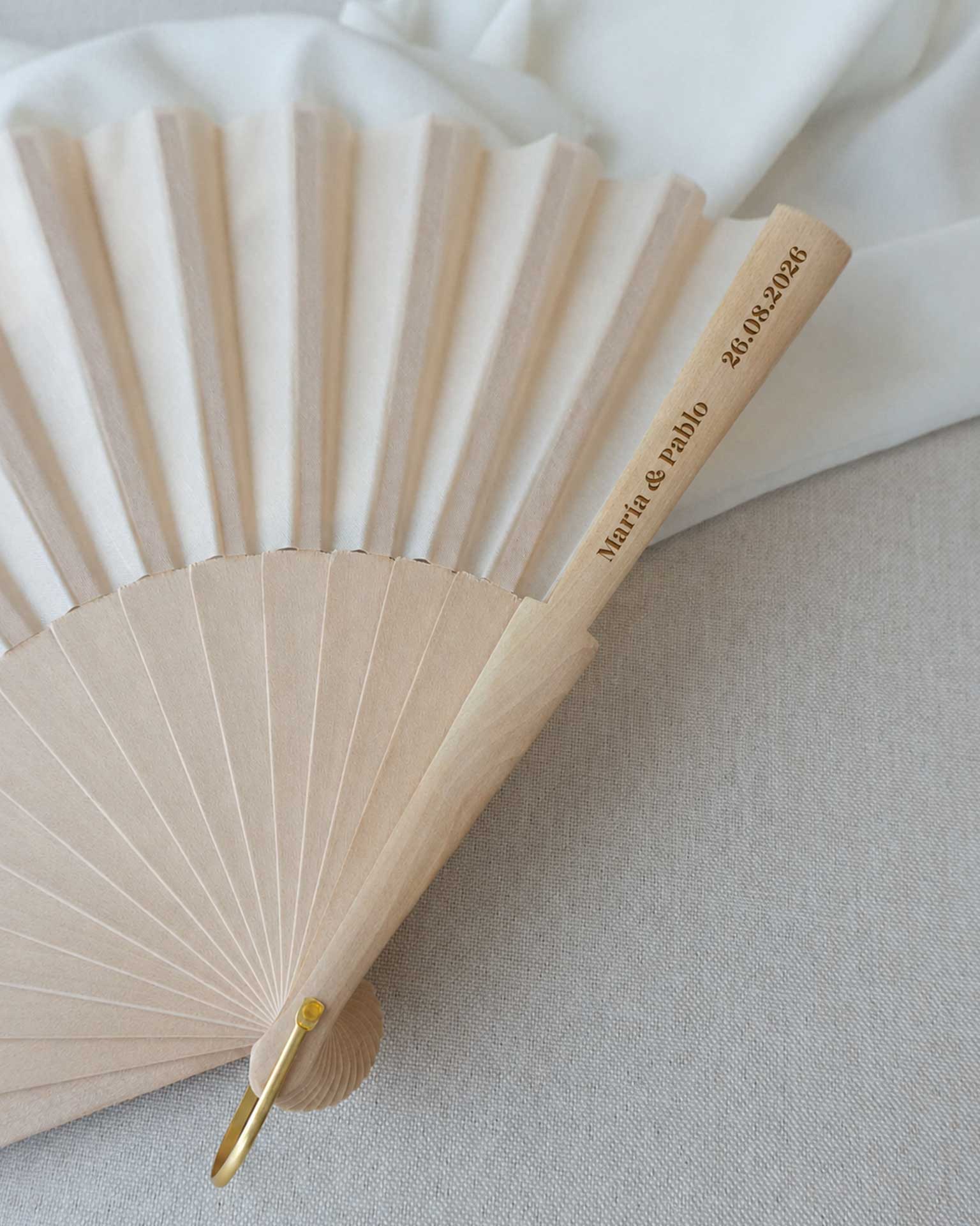 Grabado en abanico personalizado para bodas
