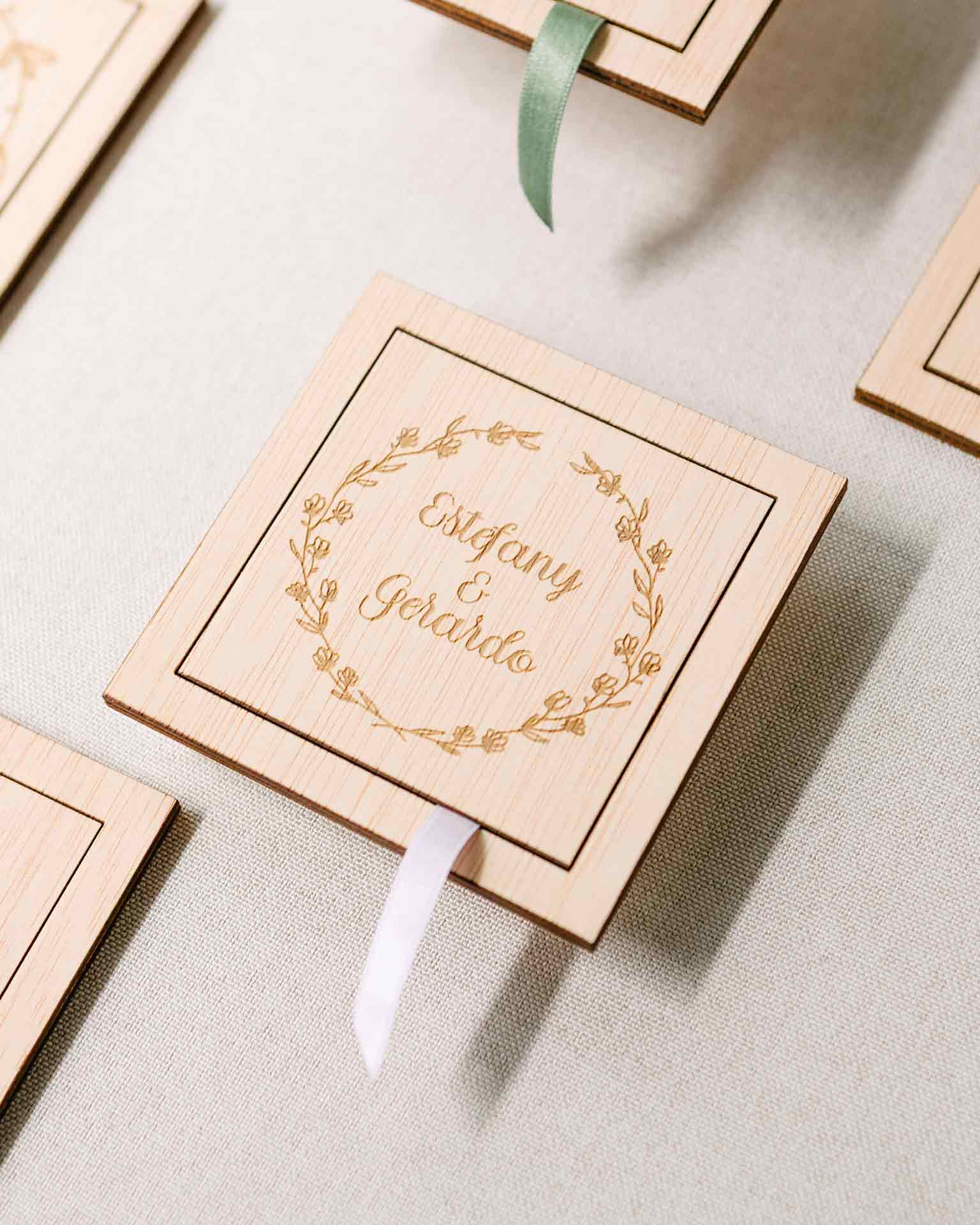 invitación-de-boda-con-lazo-madera invitación-de-boda-con-lazo-madera