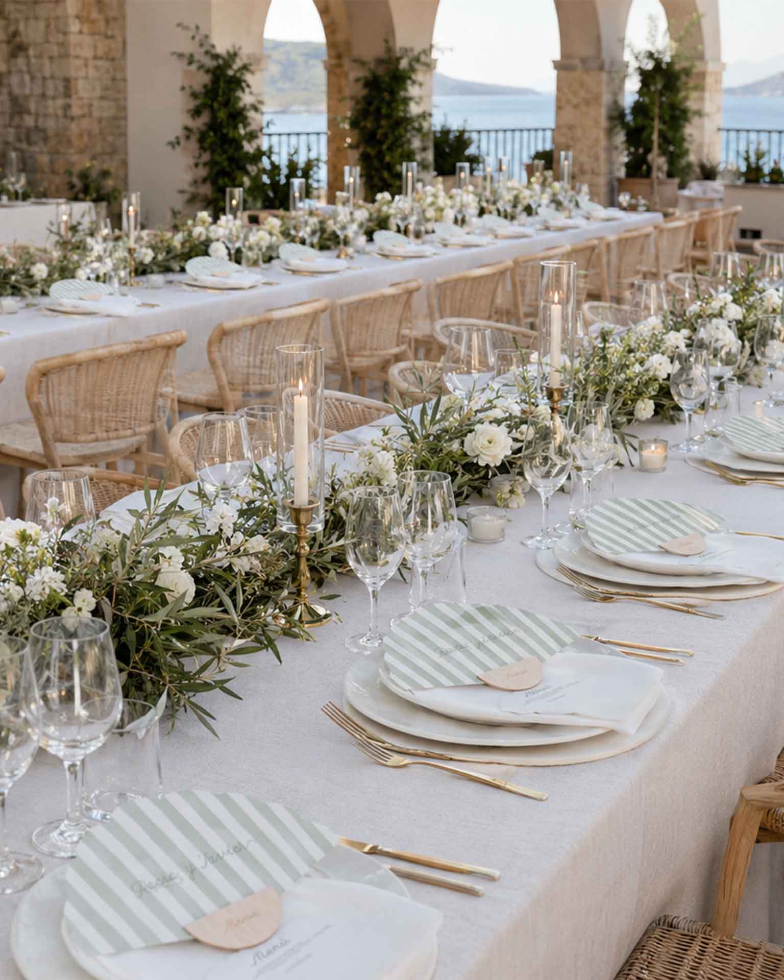 Abanicos minuta personalizados decoraciu00f3n mesa boda real