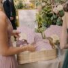 Rincu00f3n abanicos personalizados para el coctel en boda real