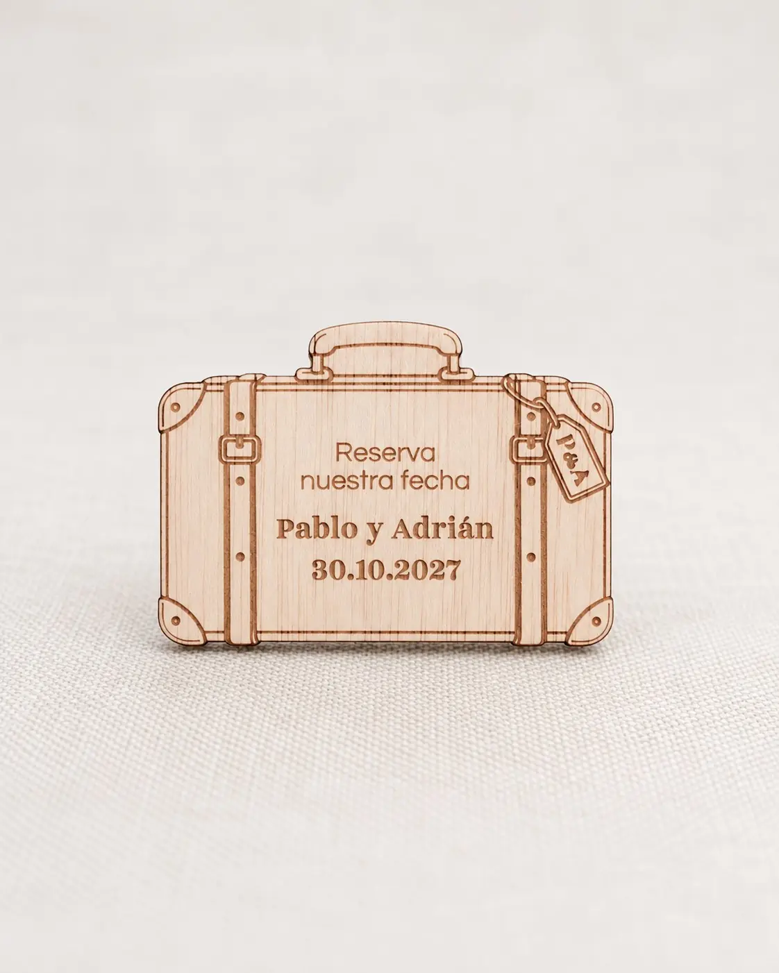 Save the date de madera modelo Aventura